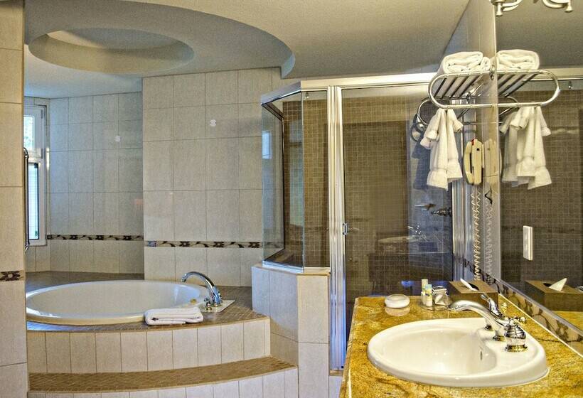 Deluxe Suite Sea View, Accra Beach Hotel & Spa