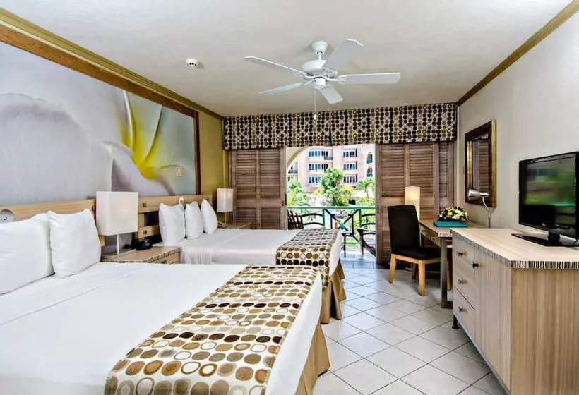 سوئیت جونیور با چشم‌انداز, Accra Beach Hotel & Spa