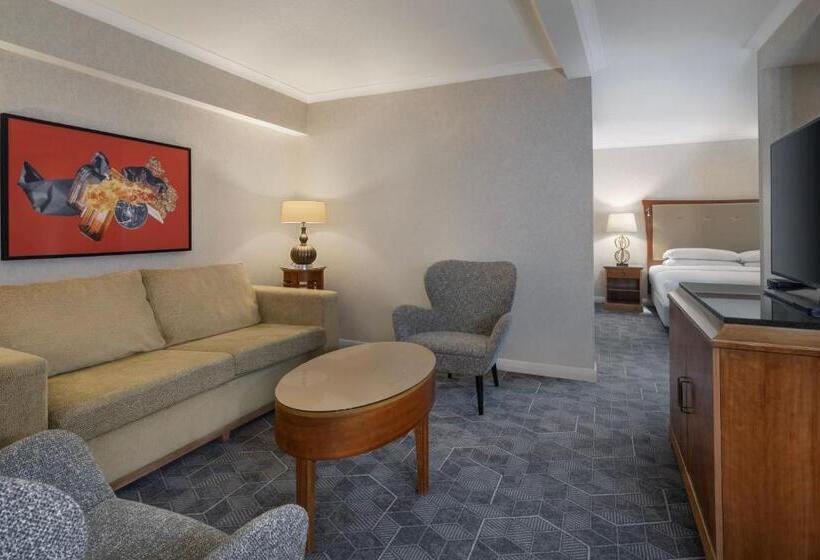 스위트 킹사이즈 침대, Delta Hotels By Marriott Swindon