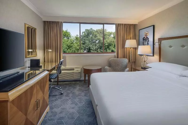 キングサイズベッドのスーペリアルーム, Delta Hotels By Marriott Swindon