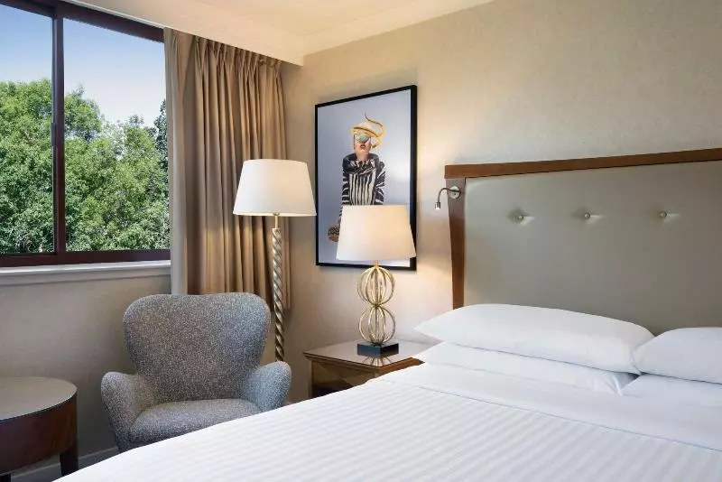 キングサイズベッドのスーペリアルーム, Delta Hotels By Marriott Swindon