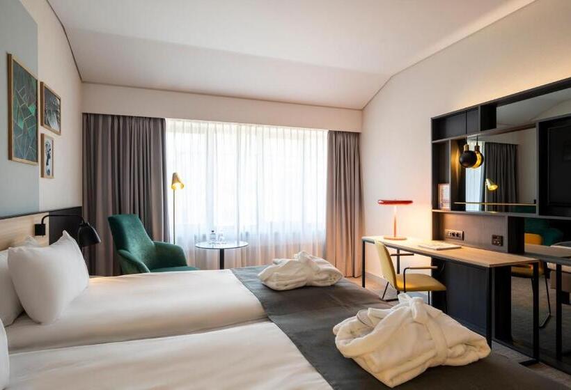 キングサイズベッドのスタンダードルーム, Holiday Inn Hasselt, An Ihg