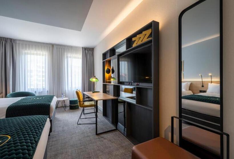 2ダブルベッドのスタンダードルーム, Holiday Inn Hasselt, An Ihg