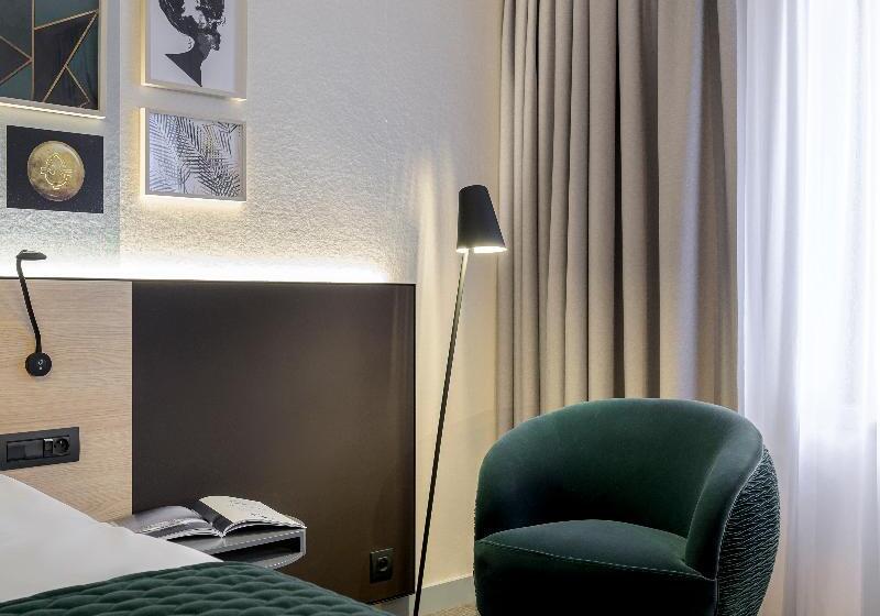 キングサイズベッドのスタンダードルーム, Holiday Inn Hasselt, An Ihg