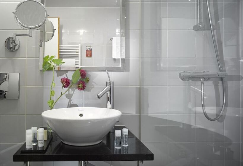 اتاق استاندارد با چشم‌انداز پارک, K+k Palais