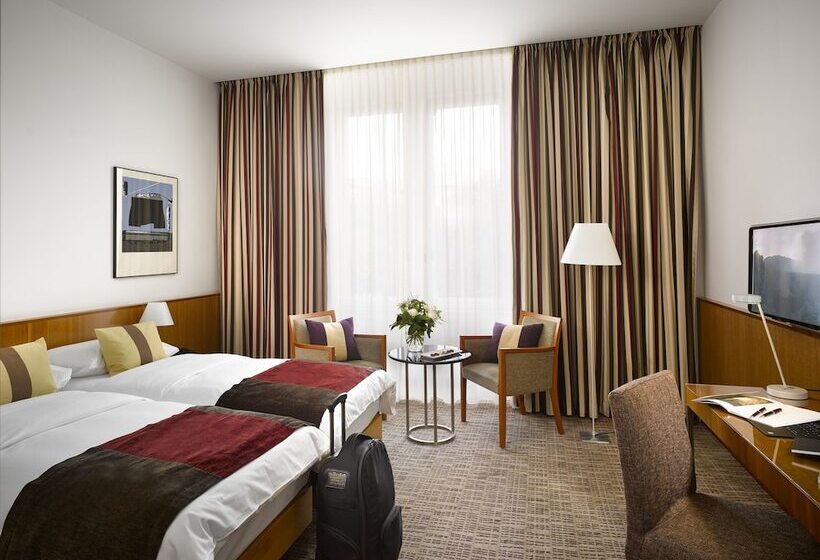 اتاق استاندارد با چشم‌انداز پارک, K+k Palais