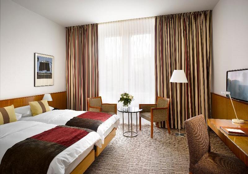 اتاق استاندارد با چشم‌انداز پارک, K+k Palais