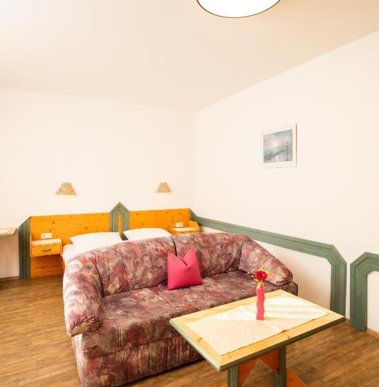 スタンダードトリプルルーム, Krone