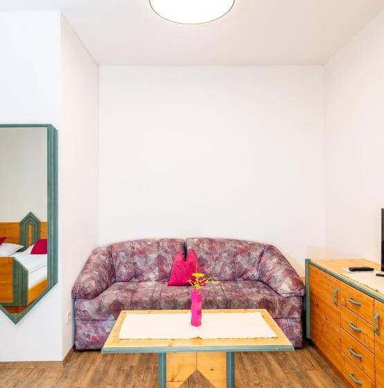 スタンダード４人部屋, Krone