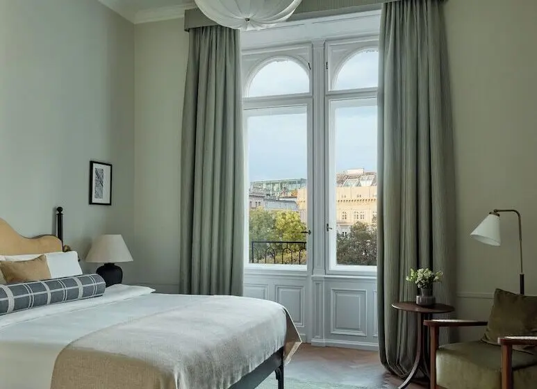 اتاق لوکس, Miiro Palais Rudolf