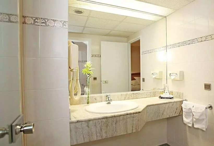 اتاق کلاب, Millennium Hotel Paris Charles De Gaulle