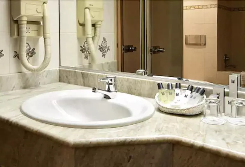 اتاق کلاب, Millennium Hotel Paris Charles De Gaulle