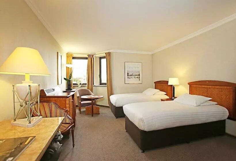 اتاق کلاب, Millennium Hotel Paris Charles De Gaulle