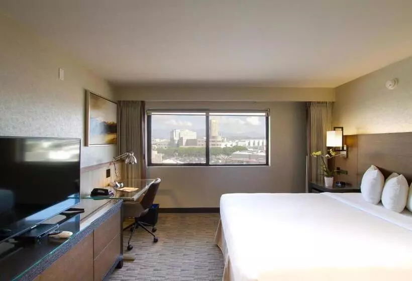 اتاق اجرایی با تخت بزرگ, Miyako Hotel Los Angeles