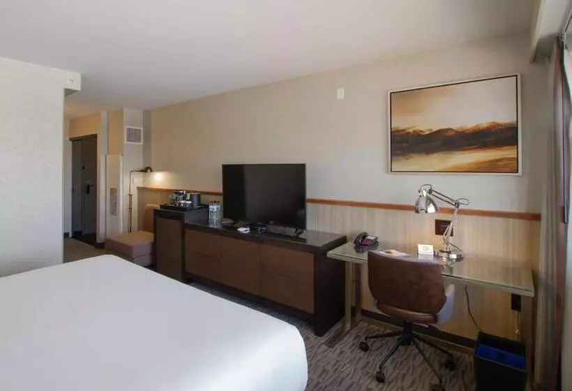 اتاق اجرایی با تخت بزرگ, Miyako Hotel Los Angeles