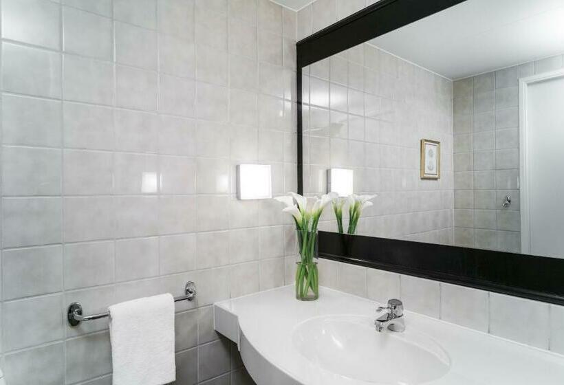 جناح جونيور مطل علي البحيرة, Radisson Blu Royal Park , Stockholm