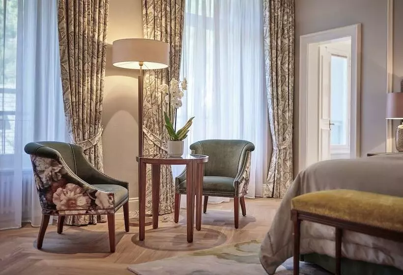 スーペリアールーム, Victoria Jungfrau Grand Hotel & Spa