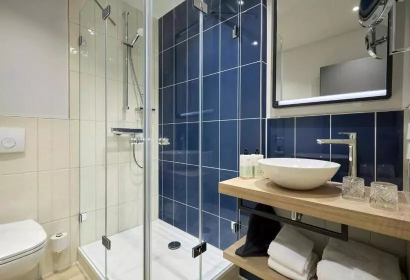 Standard Room with Balcony, June Six Hotel Hannover City