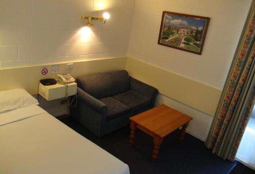 غرفة قياسية, Pathfinder Motel