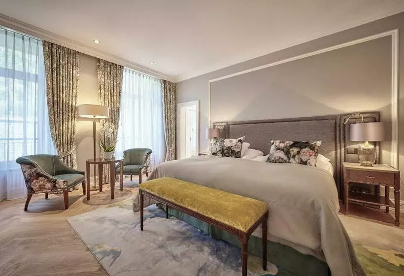 スーペリアールーム, Victoria Jungfrau Grand Hotel & Spa