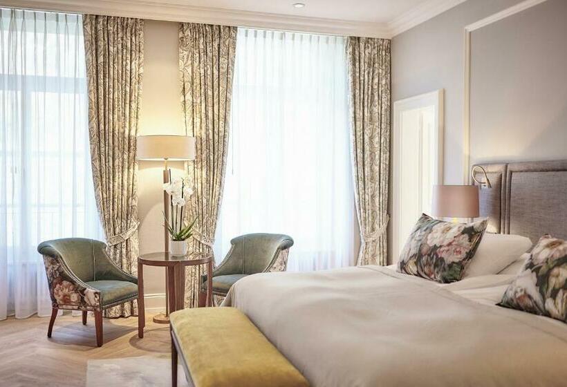 Номер Superior, Victoria Jungfrau Grand Hotel & Spa