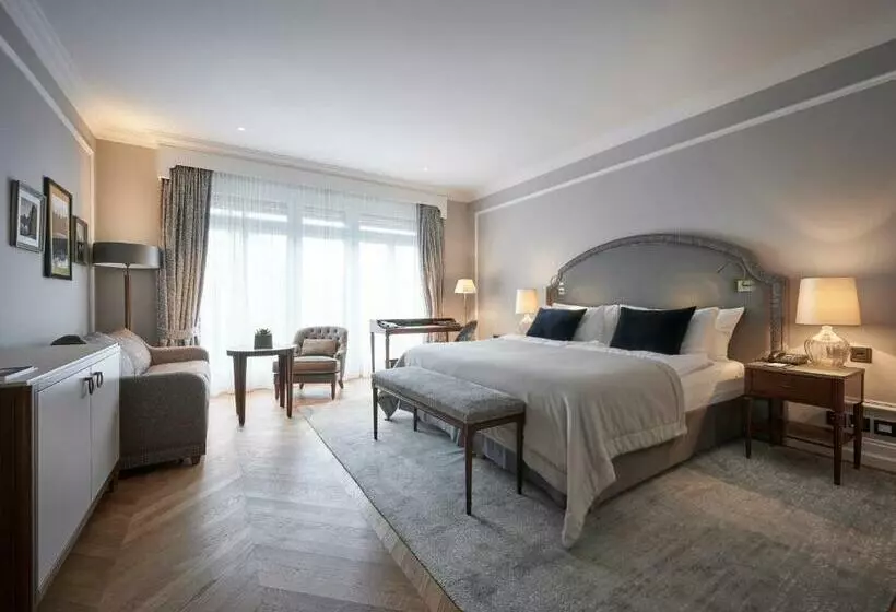 スーペリアールーム, Victoria Jungfrau Grand Hotel & Spa