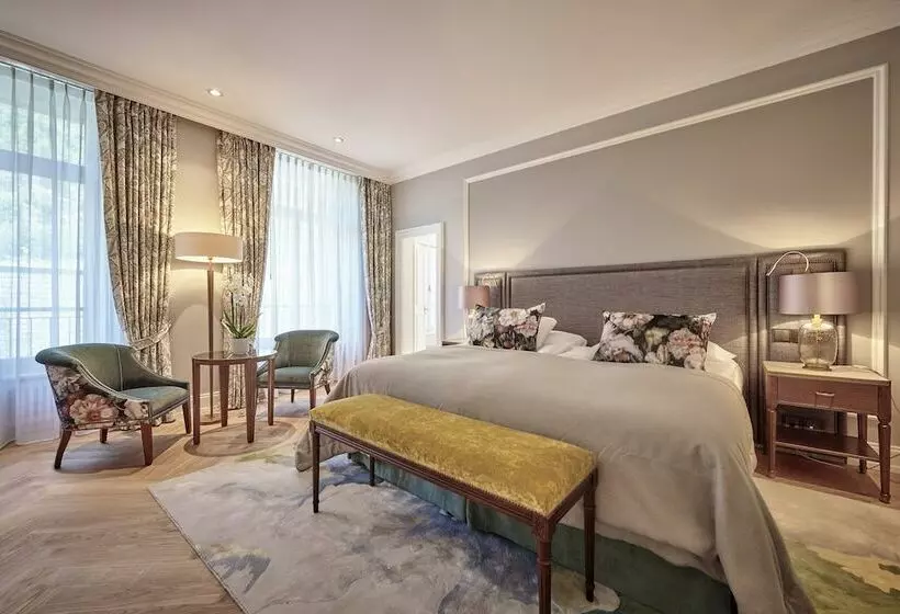 スーペリアールーム, Victoria Jungfrau Grand Hotel & Spa