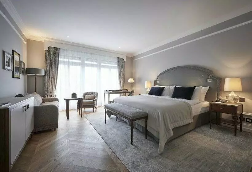 スーペリアールーム, Victoria Jungfrau Grand Hotel & Spa