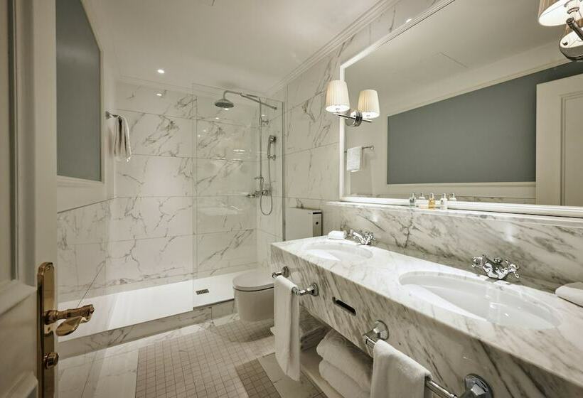 Номер Deluxe, Victoria Jungfrau Grand Hotel & Spa