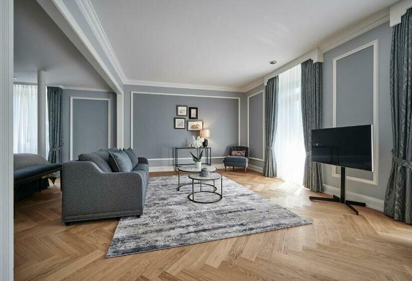 Полулюкс Повышенной Комфортности, Victoria Jungfrau Grand Hotel & Spa