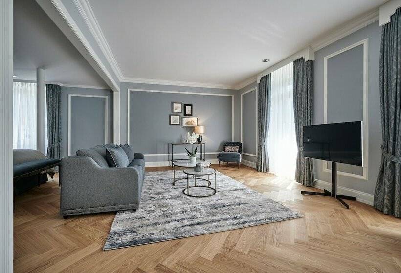 Полулюкс Повышенной Комфортности, Victoria Jungfrau Grand Hotel & Spa