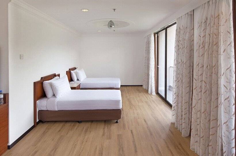 חדר משפחתי נוף להרים, Bayview Beach Resort