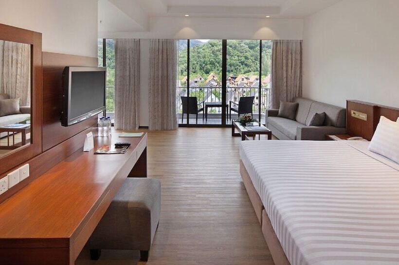 חדר משפחתי נוף להרים, Bayview Beach Resort