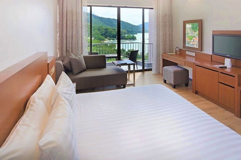 Номер Deluxe Вид на Море, Bayview Beach Resort