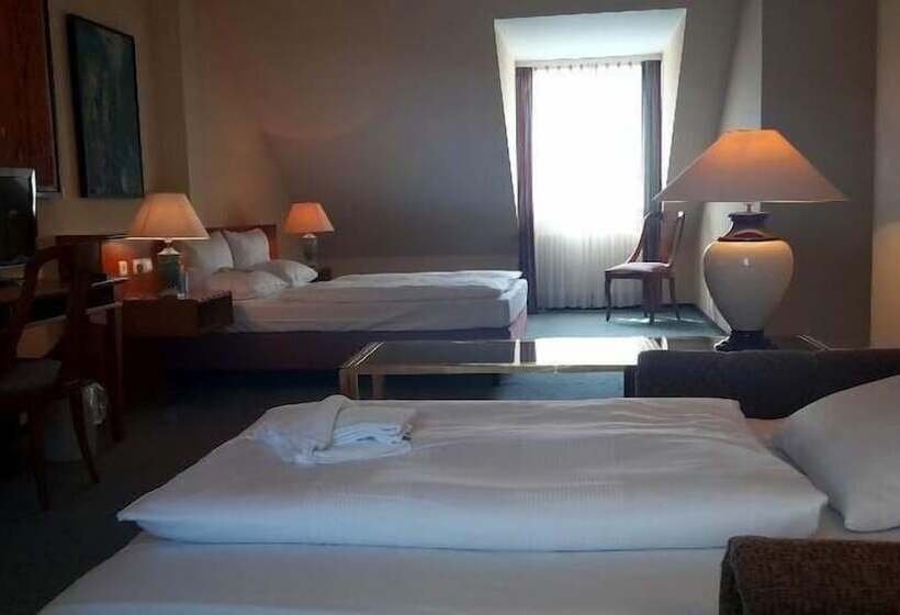 غرفة قياسية ثلاثية, Galerie Hotel Leipziger Hof