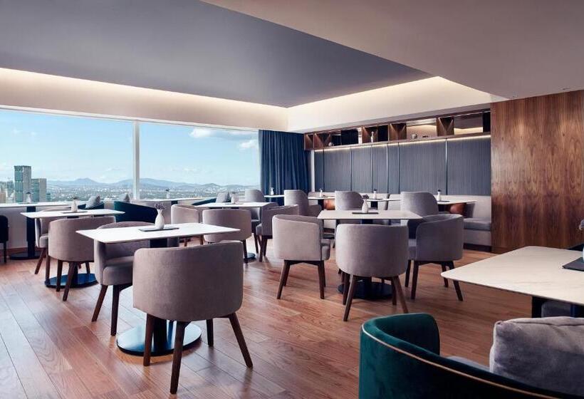 Номер Клуб, Hyatt Regency Mexico City