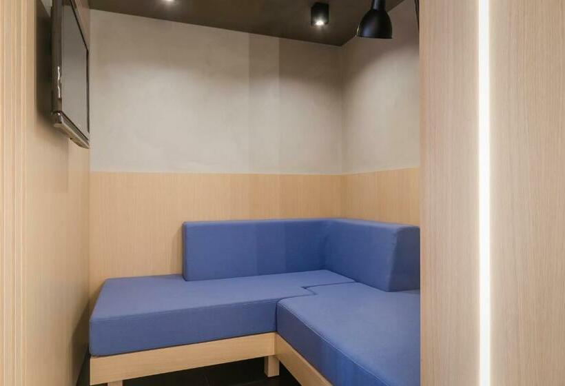 جناح سرير كينج, Metropolis