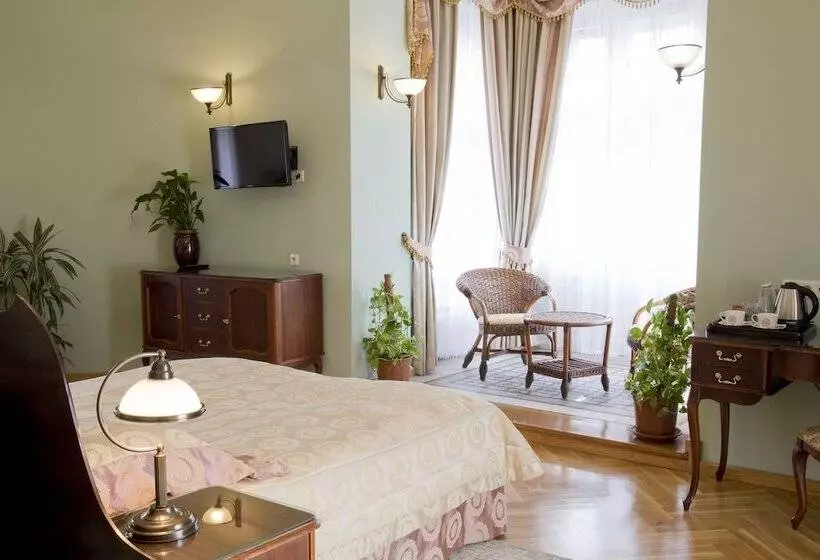 Deluxe-huone, Polonia