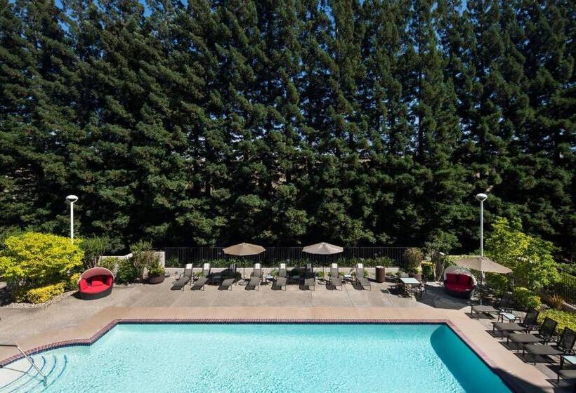 キングサイズベッドのスタンダードルーム, San Ramon Marriott