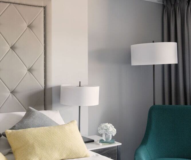 小型套房, The Davenport