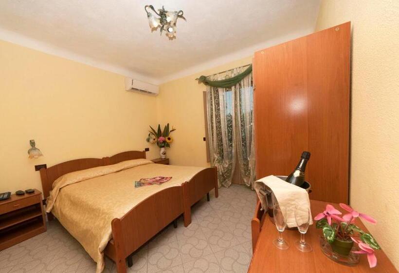 Quarto Economy, Villa Franca