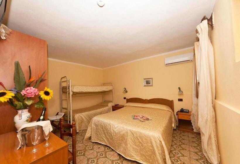 Standard Quadruple Room