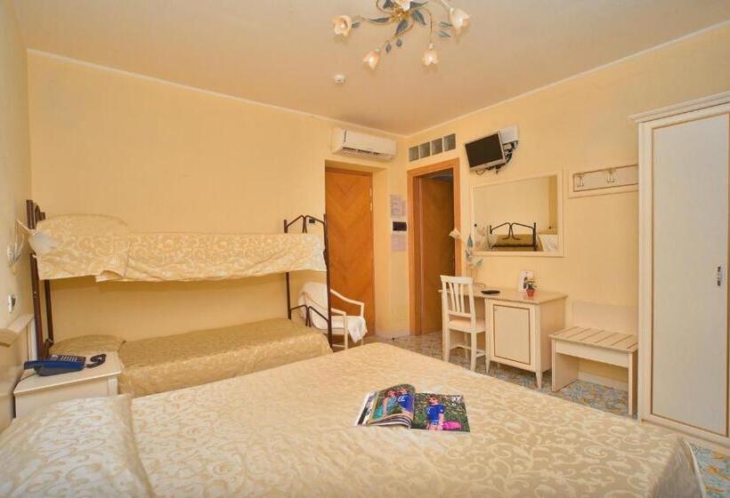Quarto Quádruplo Estandar, Villa Franca