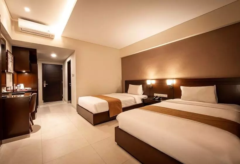اتاق لوکس با بالکن, Yulia Beach Inn Kuta