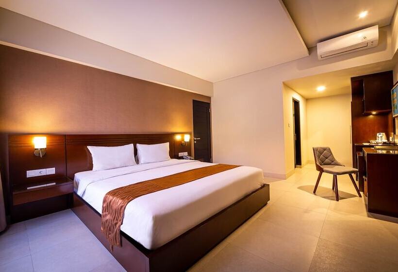 Номер Deluxe с Балконом, Yulia Beach Inn Kuta