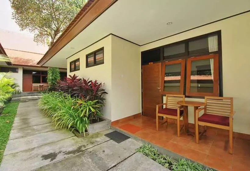 اتاق لوکس با چشمانداز باغ, Yulia Beach Inn Kuta