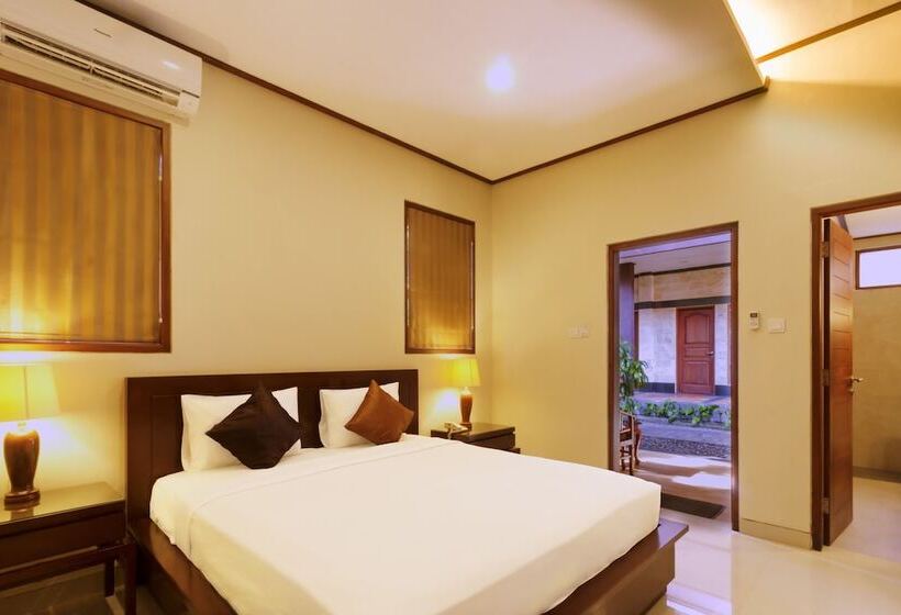 带阳台的豪华间, Yulia Beach Inn Kuta