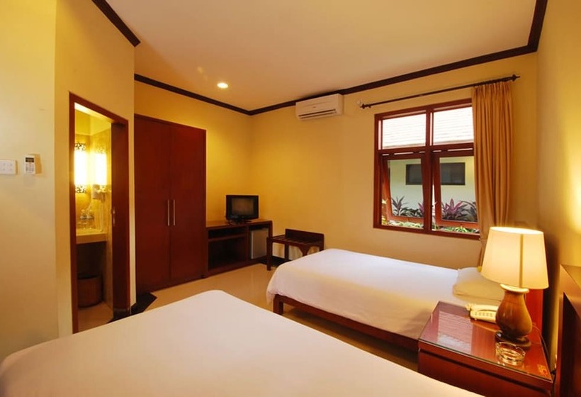 豪华园景房, Yulia Beach Inn Kuta