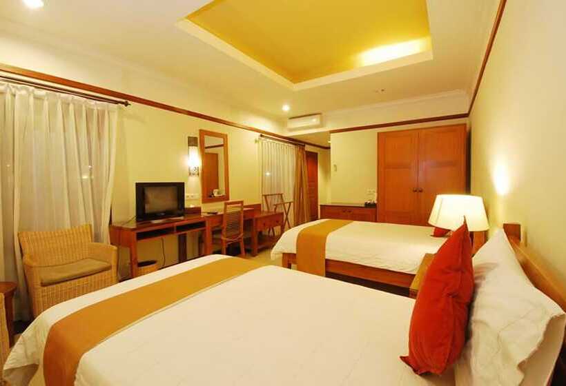 Номер Deluxe с Балконом, Yulia Beach Inn Kuta