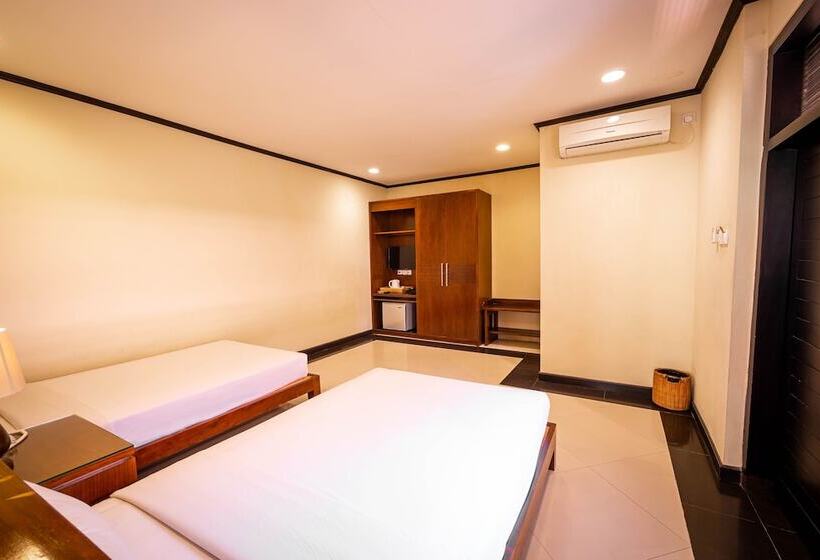 豪华园景房, Yulia Beach Inn Kuta